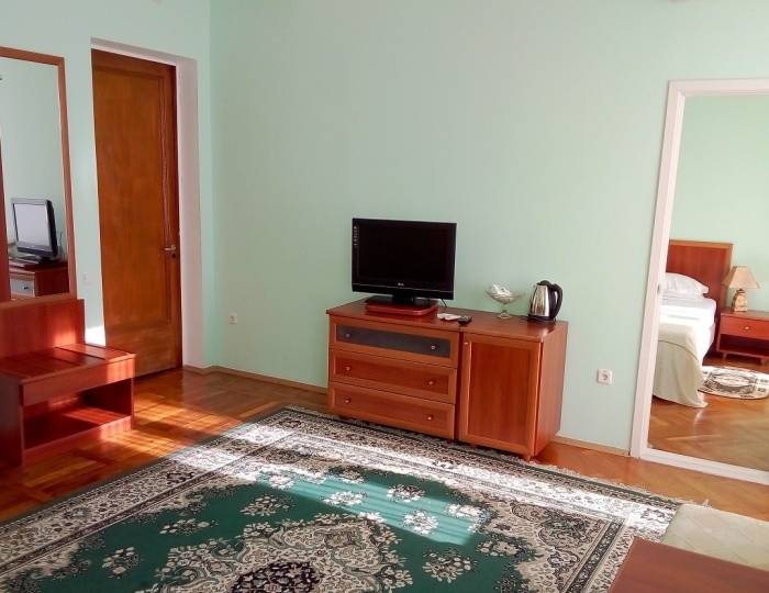 Люкс «Престиж» (юг, с балконом) (1 корп.) - Санаторий «Парус» Гаспра